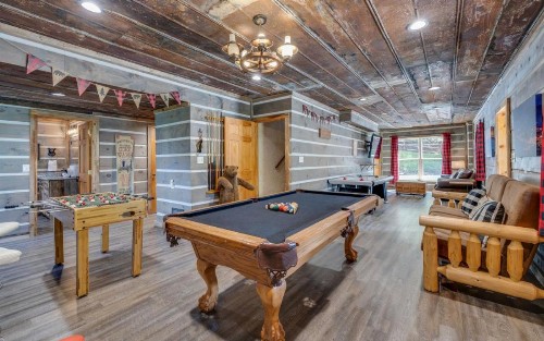 Hand Hewn Hideaway Stunning Gatlinburg Cabin with Hot Tub Table Games and Outdoor Oasis - image 12