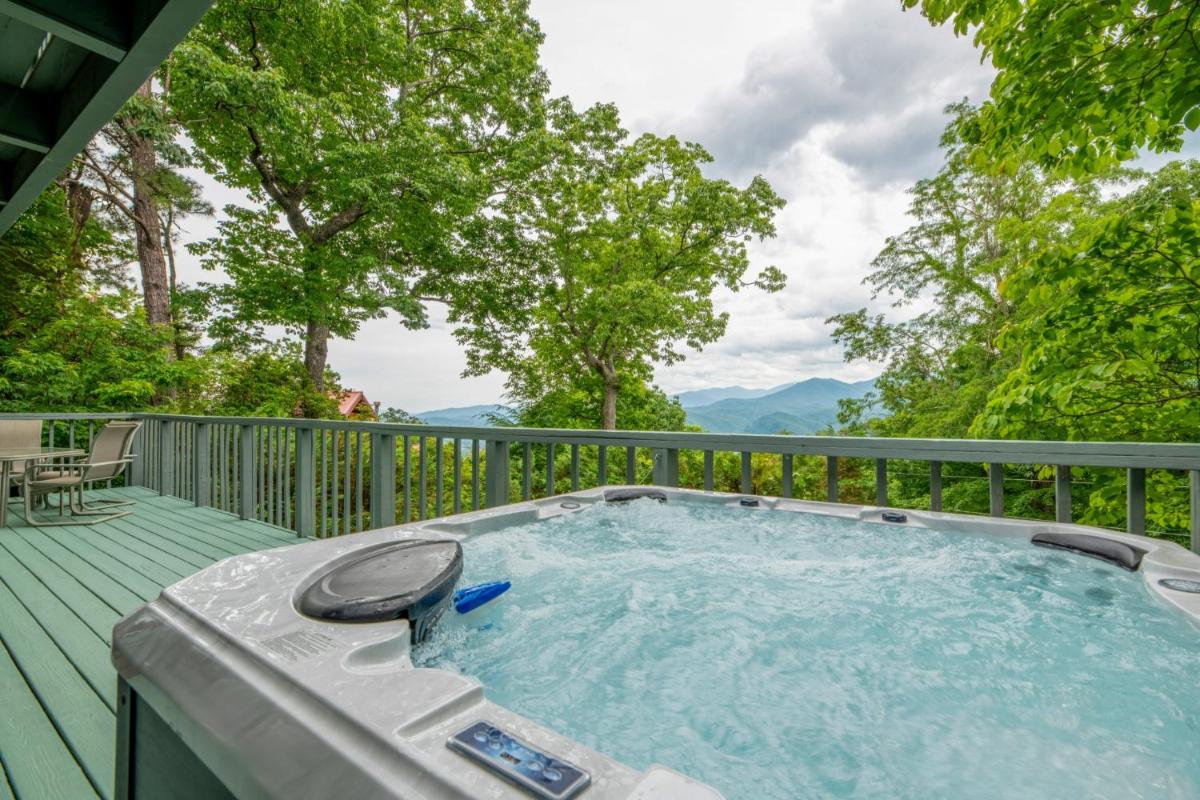 A Bears View Breathtaking Views Hot Tub Game Room and HOA Swimming Pools - main image