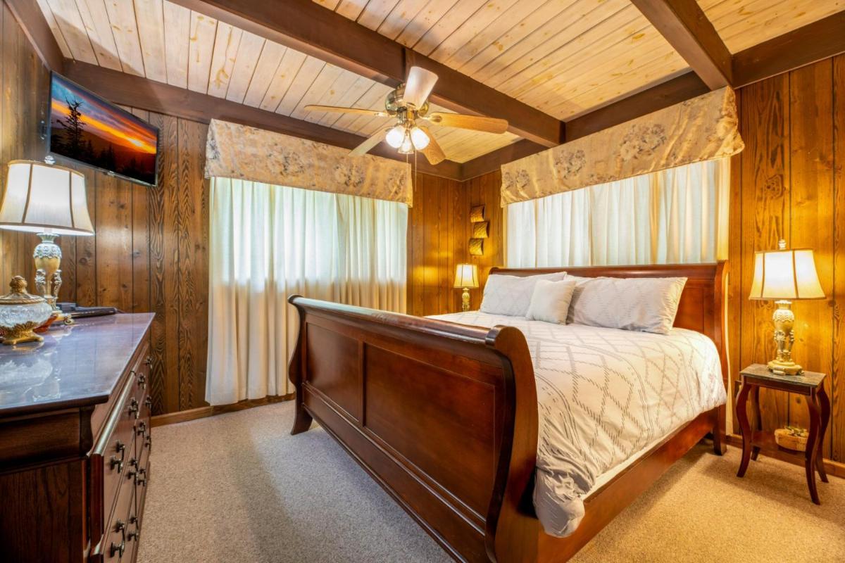 A Bears View Breathtaking Views Hot Tub Game Room and HOA Swimming Pools - image 4