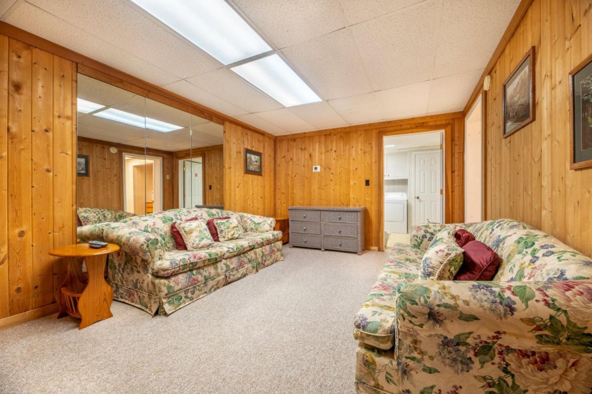 A Bears View Breathtaking Views Hot Tub Game Room and HOA Swimming Pools - image 5