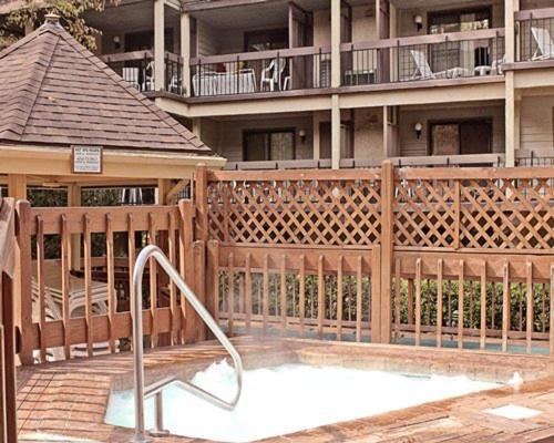 Secluded Family Condo in the Beauty of the Smokies - Two Bedroom #1 - image 6