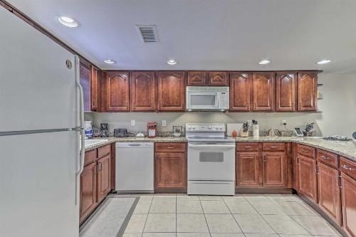 Bootleggers Hideaway - Tranquil Dtwn Condo! - image 10