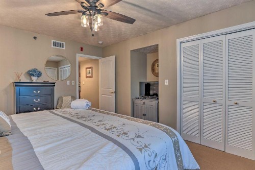 Bootleggers Hideaway - Tranquil Dtwn Condo! - image 15