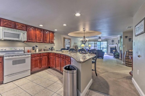 Bootleggers Hideaway - Tranquil Dtwn Condo! - image 9