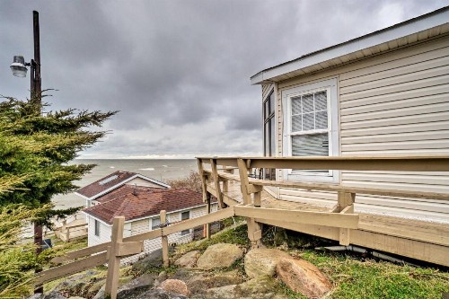 Lake Erie 'Beechaven' Retreat on the Strip! - image 6