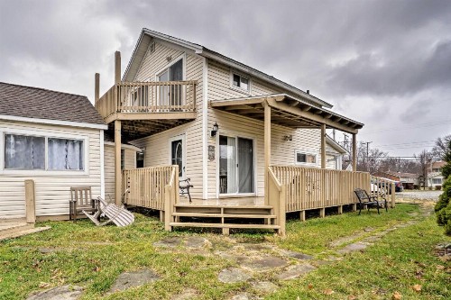 Lake Erie 'Beechaven' Retreat on the Strip! - image 7