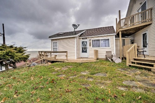 Lakefront 'Driftwood' Escape Walk to Strip! - image 2