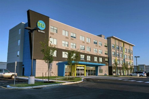 Tru By Hilton Georgetown - image 1