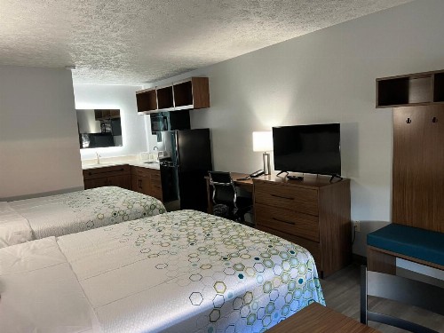 Deluxe Inn Georgetown - image 11