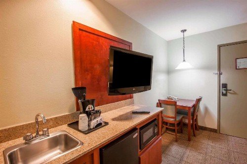Quality Inn & Suites Germantown North - image 10