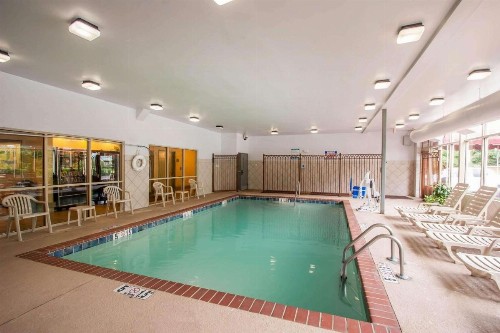 Quality Inn & Suites Germantown North - image 13