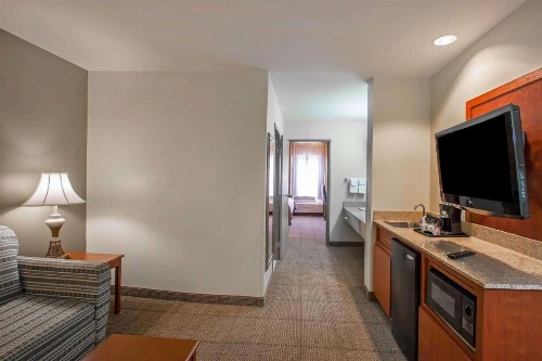 Quality Inn & Suites Germantown North - image 22