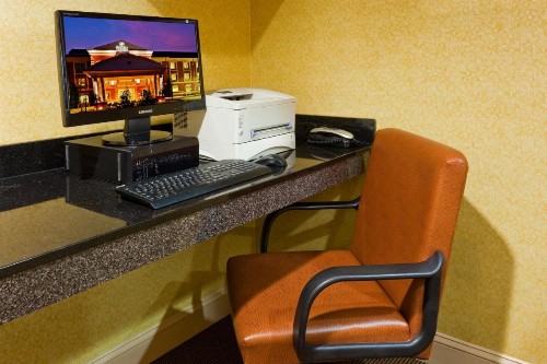 Holiday Inn Express Hotel & Suites Memphis/Germantown an IHG Hotel - image 10