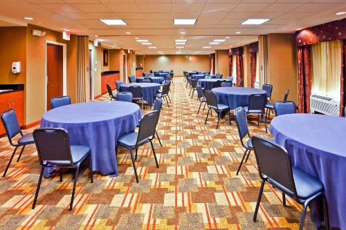 Holiday Inn Express Hotel & Suites Memphis/Germantown an IHG Hotel - image 11