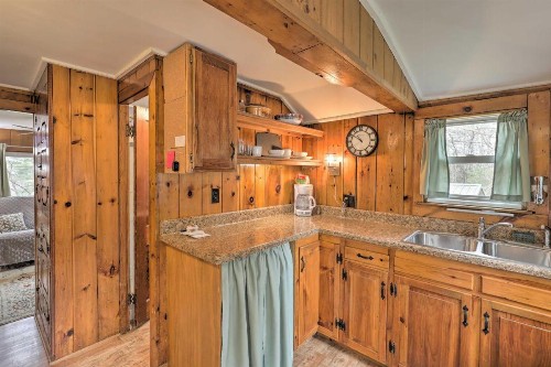 NEW-Gilford Retreat-Walk to Beach 6Mi to Gunstock - image 8