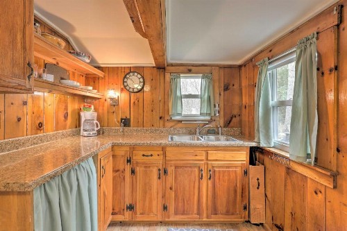 NEW-Gilford Retreat-Walk to Beach 6Mi to Gunstock - image 9