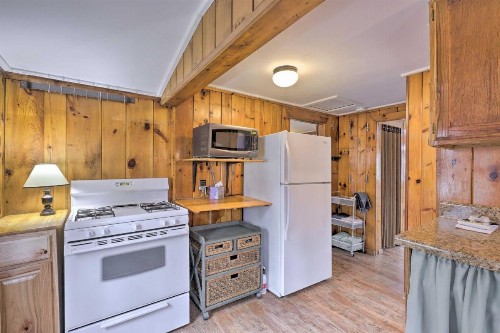 NEW-Gilford Retreat-Walk to Beach 6Mi to Gunstock - image 11