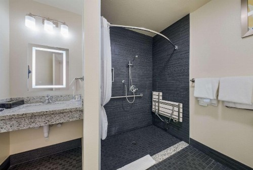 The Inn at 8435 - image 24