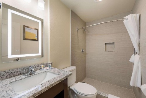 The Inn at 8435 - image 4