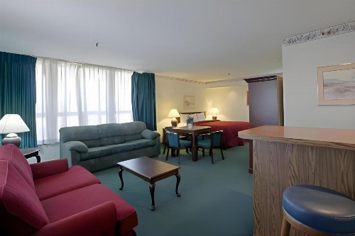 Days Inn by Wyndham Gilroy - image 26