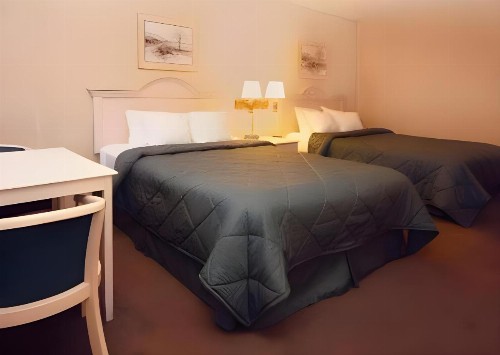 Days Inn by Wyndham Gilroy - image 28