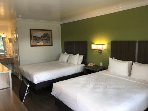 Gilroy Inn - image 12