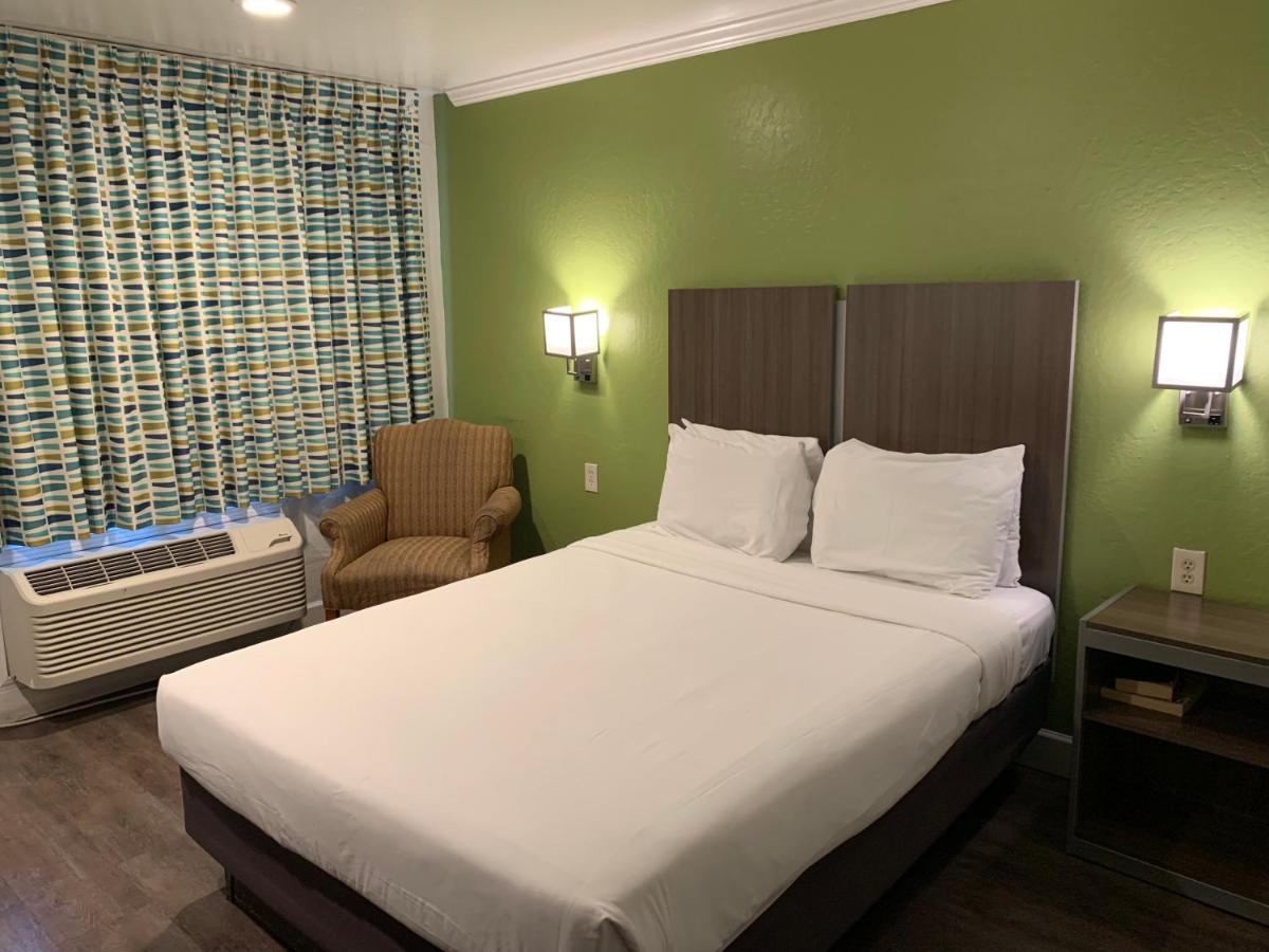 Gilroy Inn - image 2