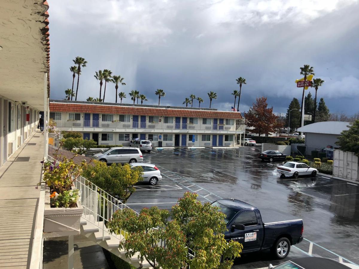 Gilroy Inn - image 7