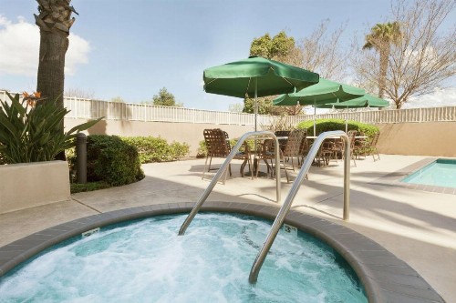 Hilton Garden Inn Gilroy - image 7