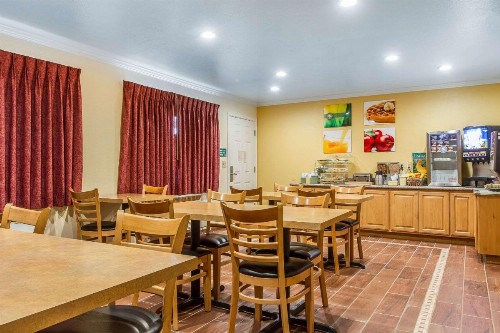 Quality Inn & Suites Gilroy - image 38