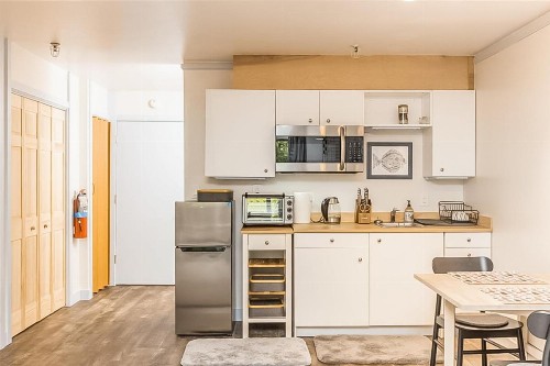 Aleyska East Condo - image 4