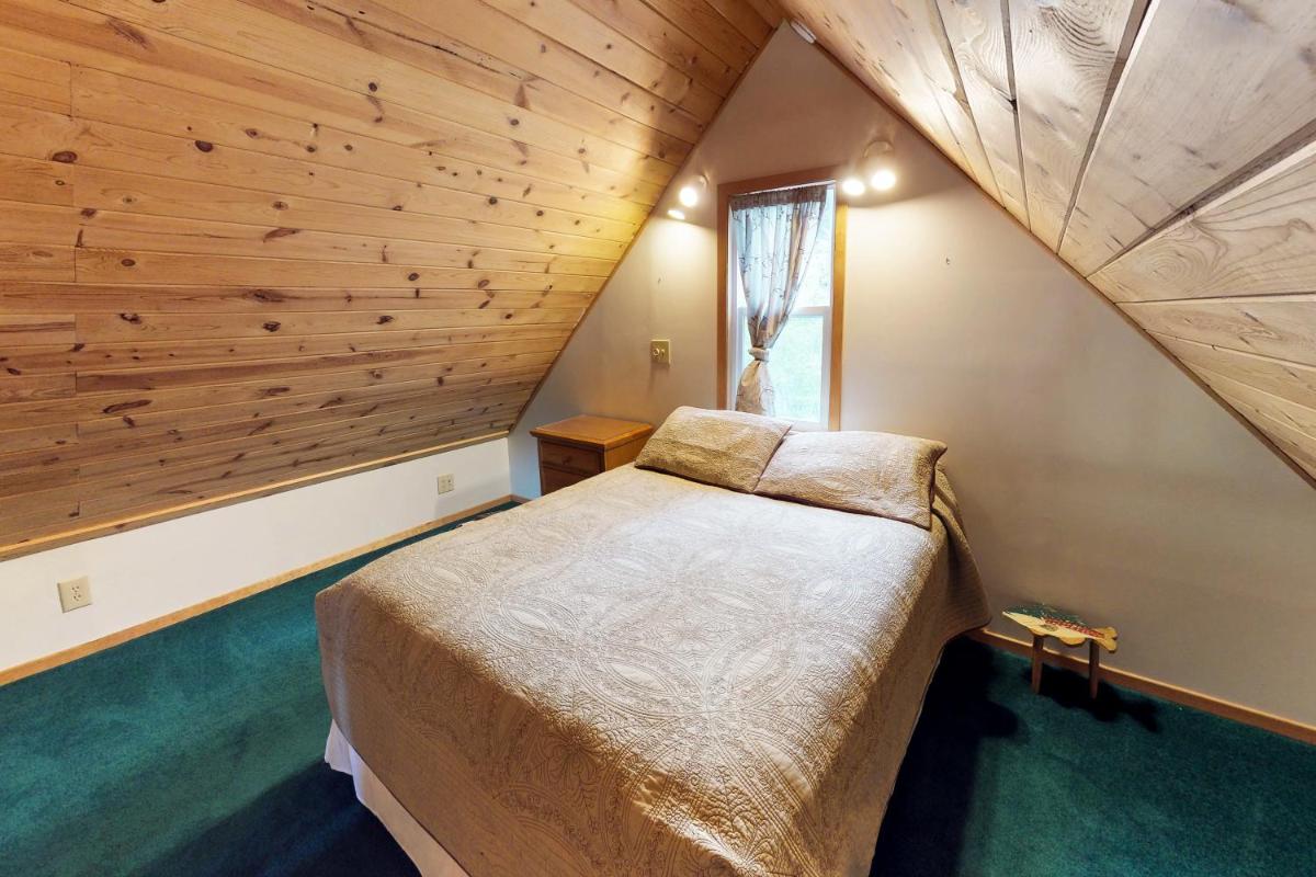 Christina Cabin - image 6