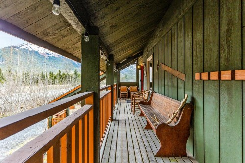 Moose Meadow Chalet - image 12
