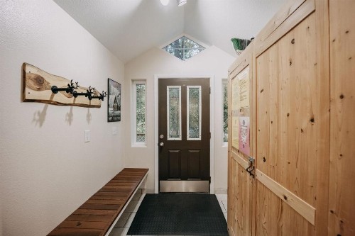 16GS Cabin - image 7