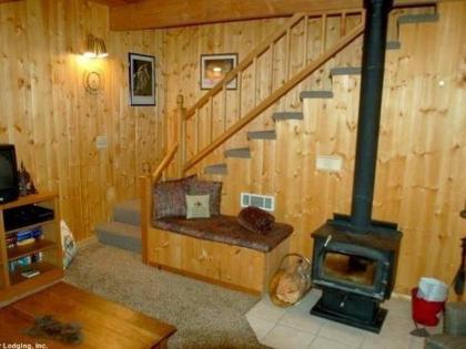 Apartment 32MBR Private Pet Friendly Cabin