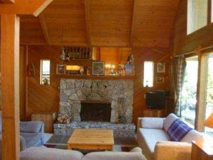Holiday Home 53MBR Cozy Cabin w- Hot Tub
