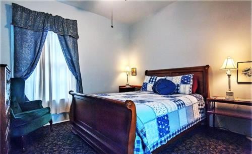 Hall Place Bed & Breakfast - image 7