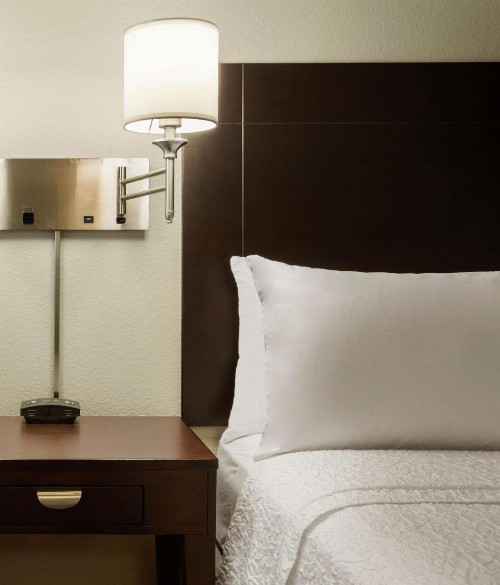 Hampton Inn & Suites Phoenix Glendale-Westgate - image 17