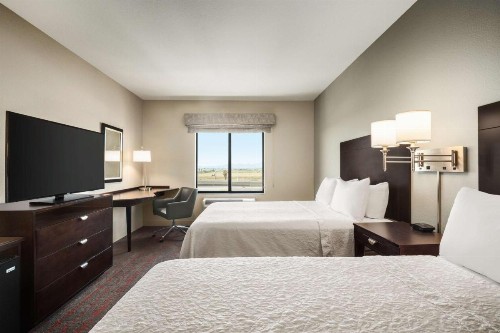 Hampton Inn & Suites Phoenix Glendale-Westgate - image 22