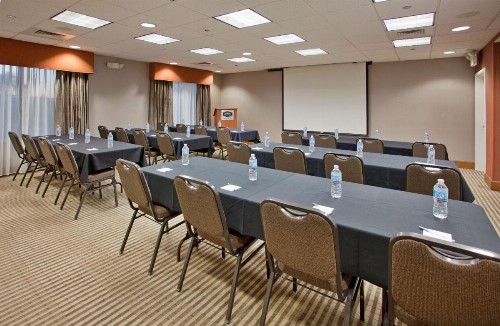 Hampton Inn & Suites Phoenix Glendale-Westgate - image 32