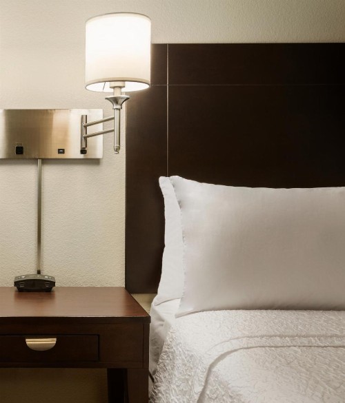 Hampton Inn & Suites Phoenix Glendale-Westgate - image 39