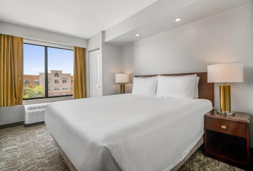 SpringHill Suites Phoenix Glendale Sports & Entertainment District - image 14