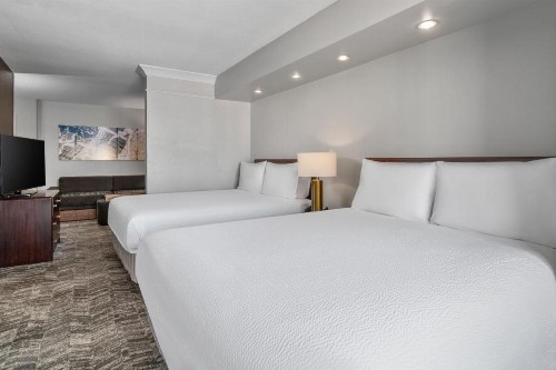 SpringHill Suites Phoenix Glendale Sports & Entertainment District - image 29