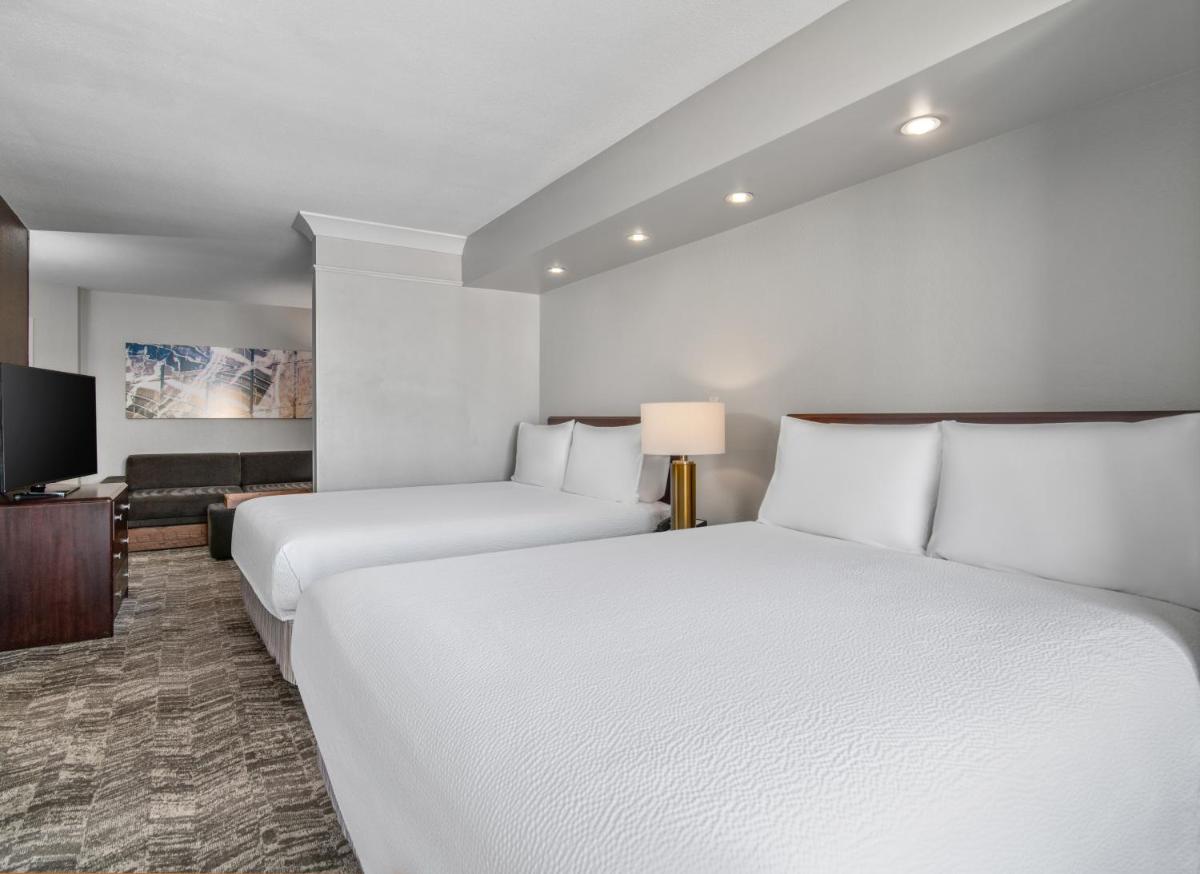SpringHill Suites Phoenix Glendale Sports & Entertainment District - image 4