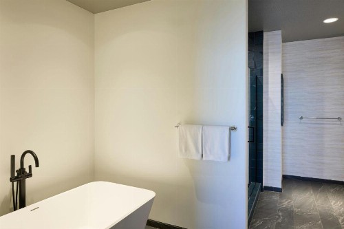 Renaissance Phoenix Glendale Hotel & Spa - image 23