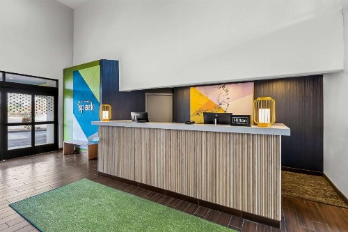 Comfort Inn & Suites North Glendale - Bell Road - image 16