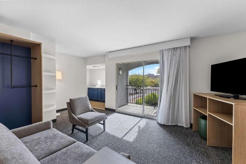 Comfort Inn & Suites North Glendale - Bell Road - image 42