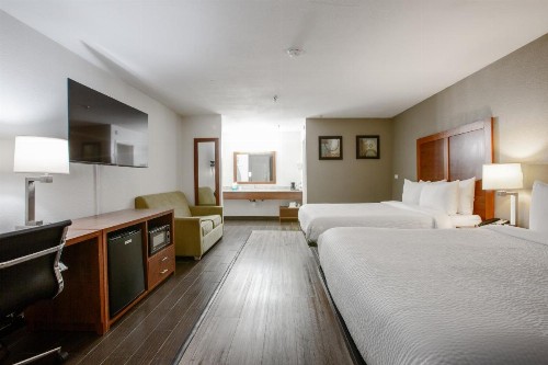 Quality Inn Glendale at Arrowhead Towne Center - image 23