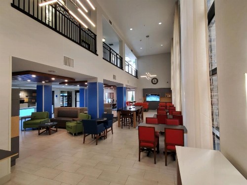 Holiday Inn Express & Suites Phoenix Glendale Dist an IHG Hotel - image 27