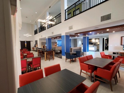 Holiday Inn Express & Suites Phoenix Glendale Dist an IHG Hotel - image 34